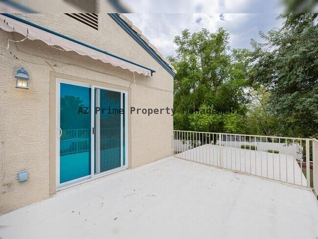 Building Photo - 1343 E Beacon Dr