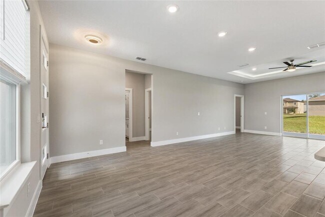 Building Photo - 205 Hyacinth Ct