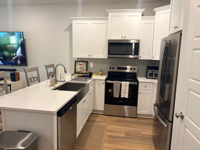 Building Photo - Biloxi Townhome