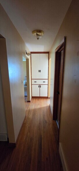 Building Photo - 205 Elm St