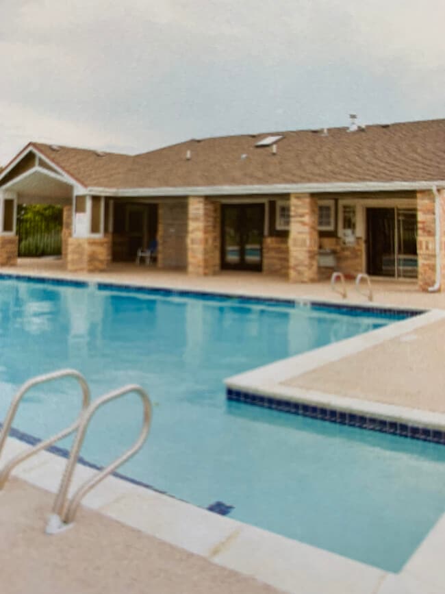 Building Photo - 648 Callisto Dr