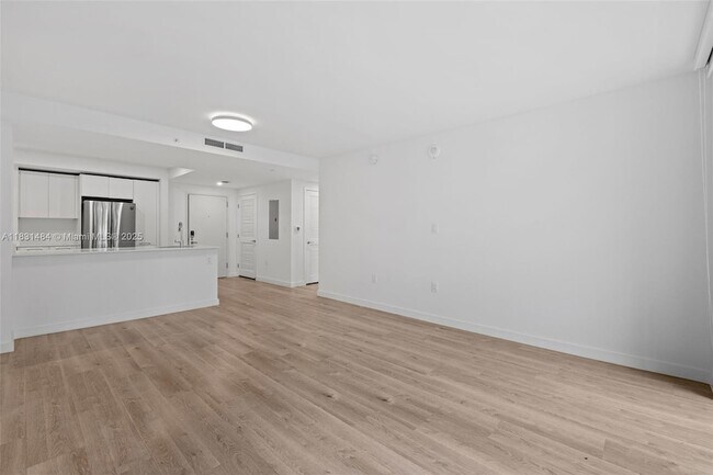 Building Photo - 1500 Bay Rd
