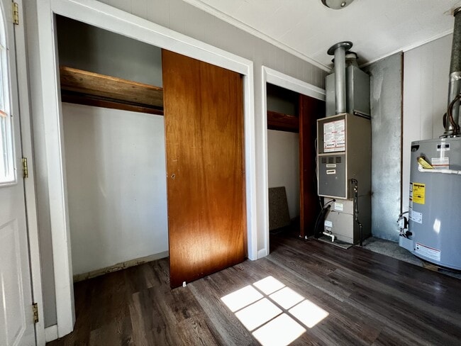 Building Photo - 208 Dupont Ave