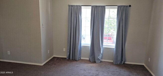 Building Photo - 7110 N 28th Dr