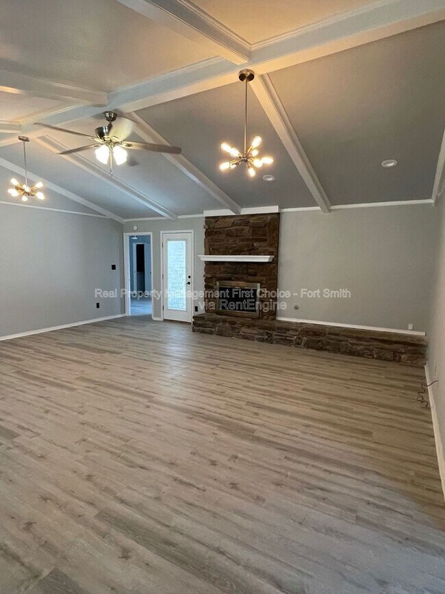 Building Photo - 8801 Meandering Way