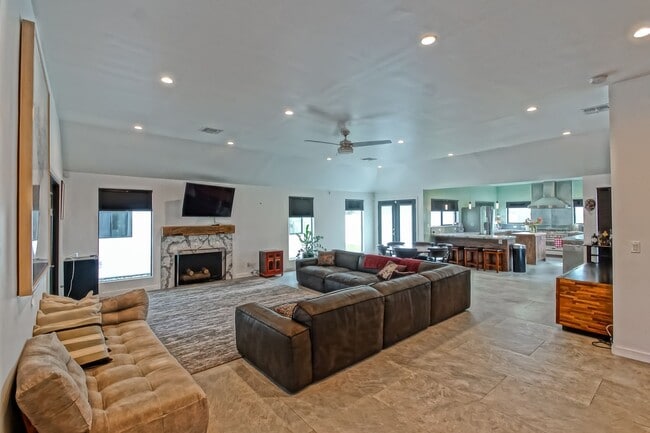 Building Photo - Beautifully Remodeled, Bright & Modern 4BR3BA Home w/ 2BR1BA Guest House On Sprawling Corner Lot ...