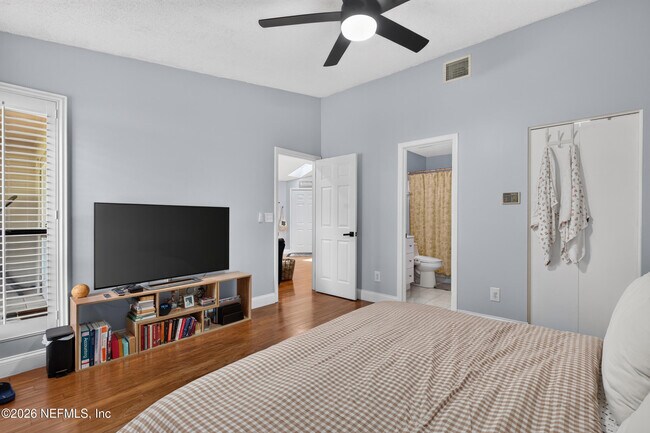 Building Photo - 9351 Arbolita Way