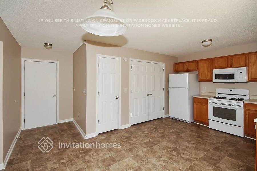 Building Photo - 4937 Bryant Dr