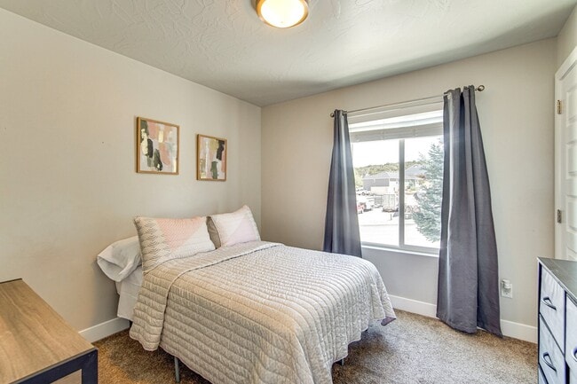 Building Photo - 48 S Cimarron Cir