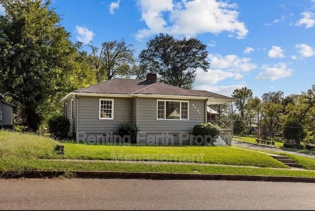 Primary Photo - 2301 27th St W