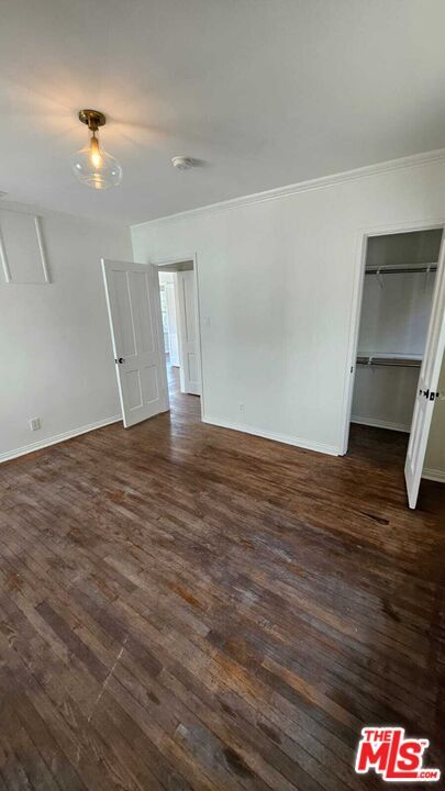 Building Photo - 2615 Edgehill Dr