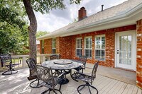 Building Photo - 1803 Fernhaven Cir