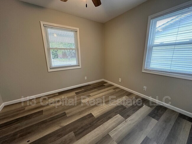 Building Photo - 319 Joy Dr