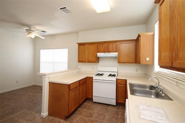 Building Photo - 2817 Southampton Way