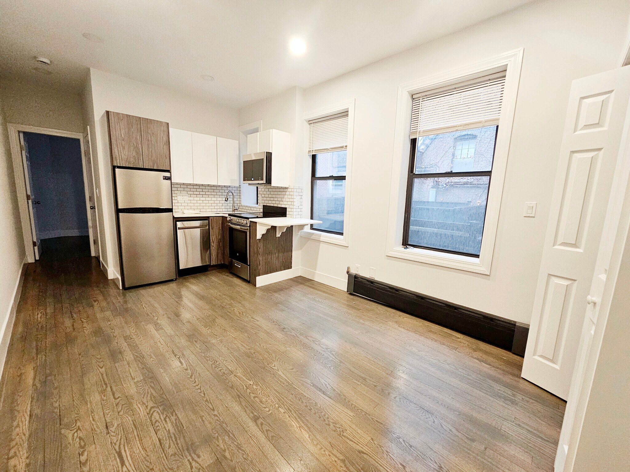 Building Photo - 22 Phillips St