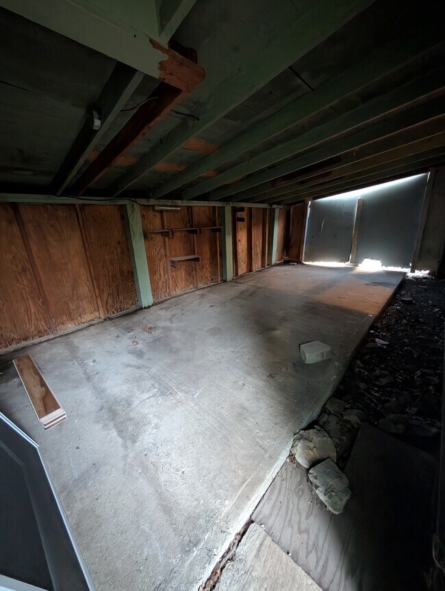 Building Photo - 2604 SW Washburn Ave
