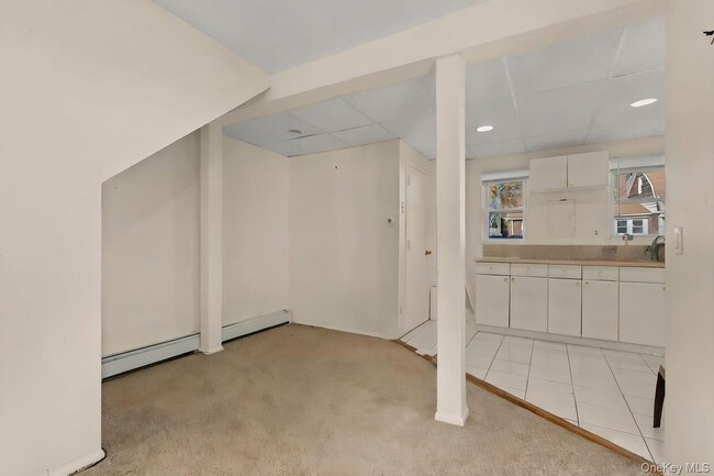 Building Photo - 174 Mills Pond Rd