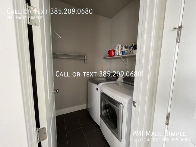Building Photo - 3193 N Meadow View Dr