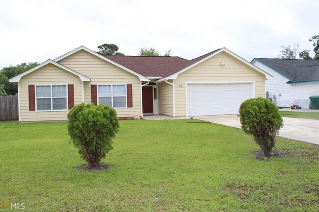 Primary Photo - 107 Lake Wellington Dr