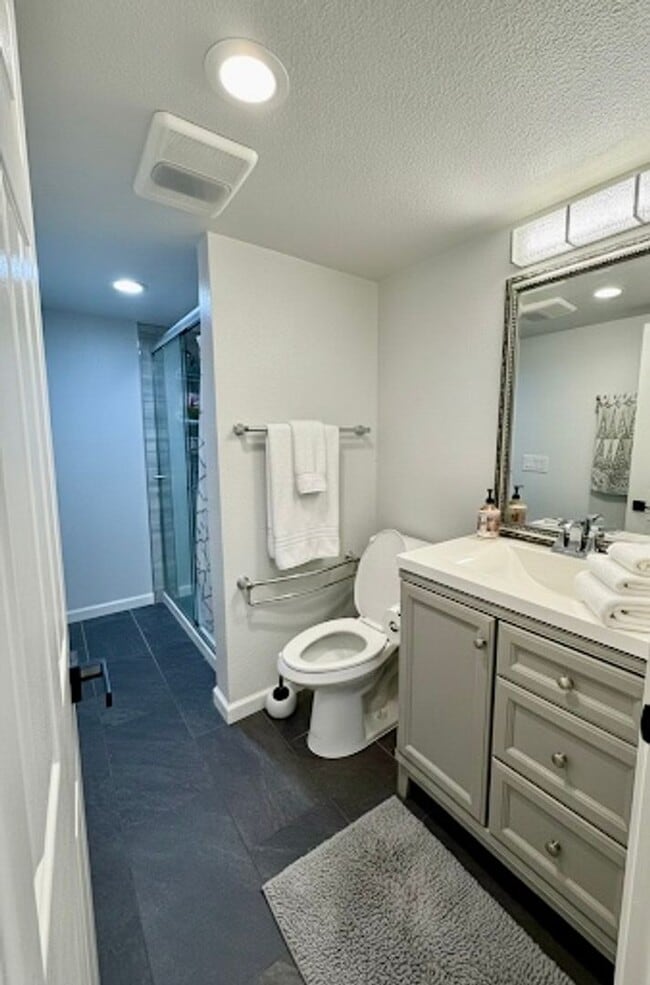 Building Photo - Don’t Miss This Beautiful 3-Bedroom + Office Gated Home!