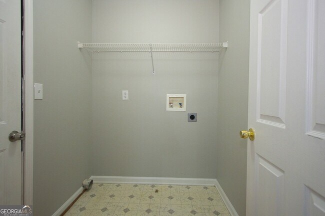 Building Photo - 350 Windermere Dr