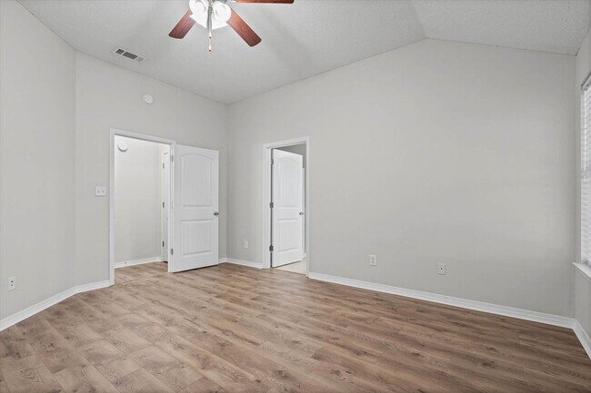 Building Photo - 2074 Spring Grove S
