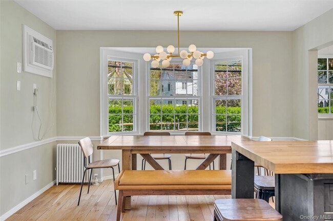 Building Photo - 53 Sheldrake Ave