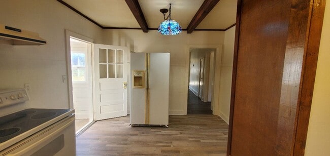 Building Photo - So Much Space