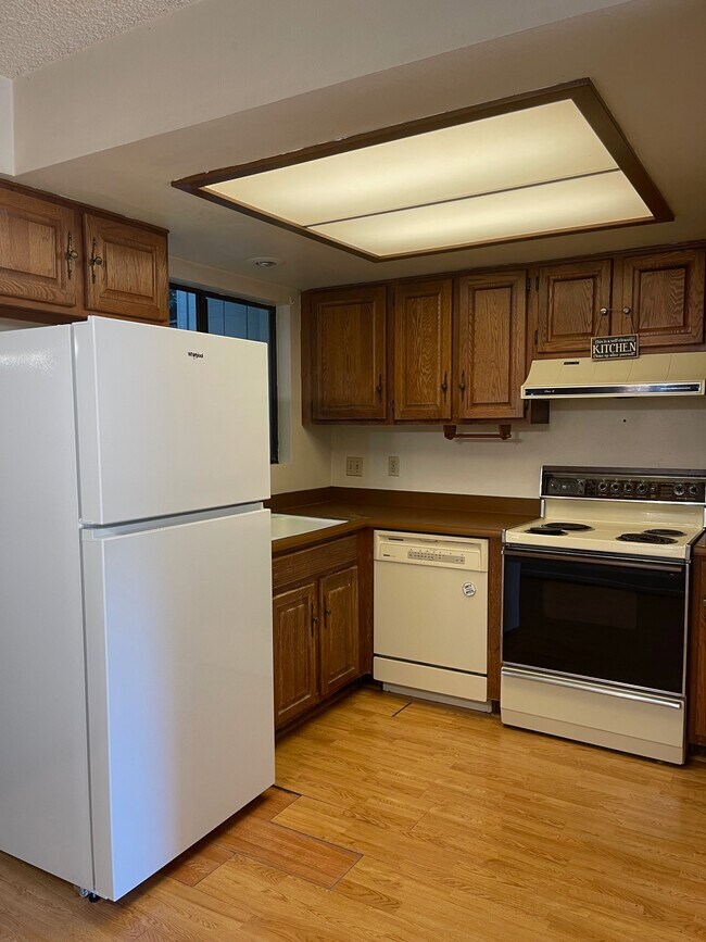 Building Photo - 750 Chorro St