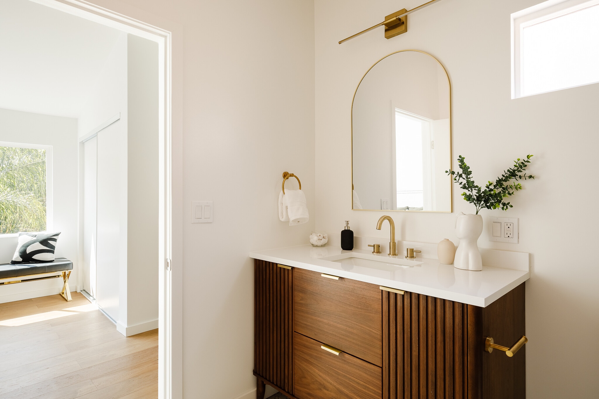 Building Photo - 4879 Hartwick St