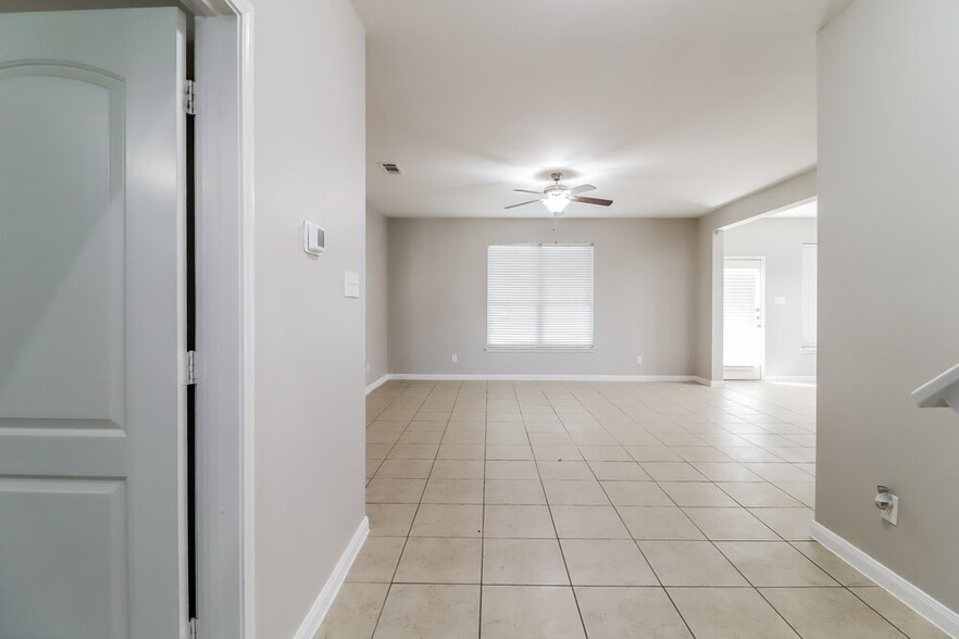 Building Photo - 4268 Tower Ln