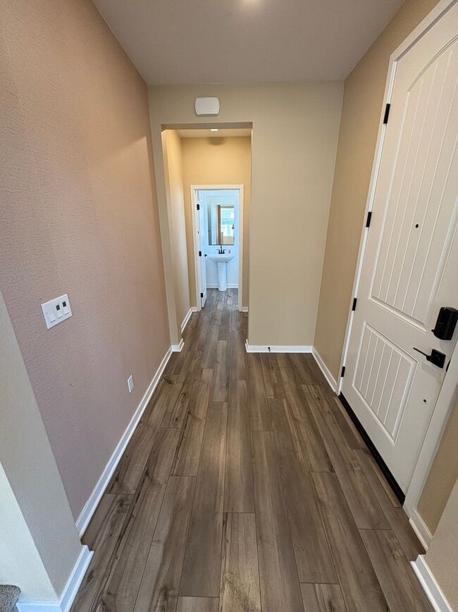 Building Photo - Beautiful Home Bedford Community!