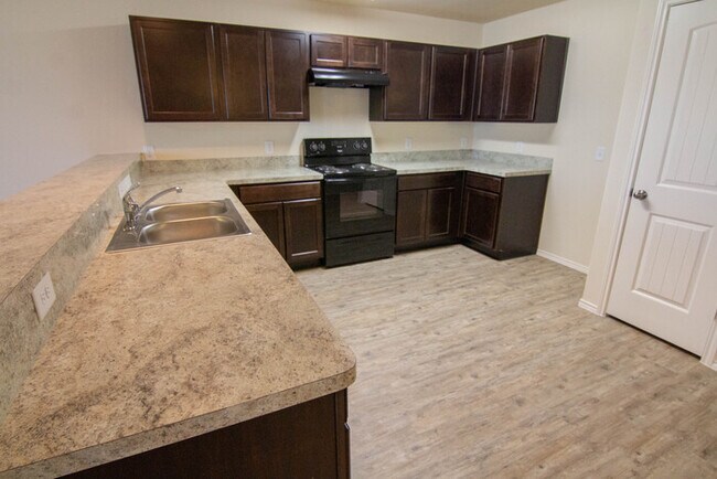 Building Photo - Oakwood Forest - 2117 Oakwood Forest Drive...