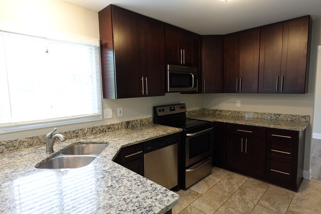 Building Photo - 1259 Knollwood Cir