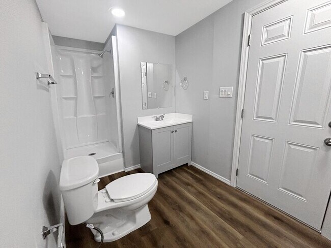 Building Photo - 3034 Primrose Dr