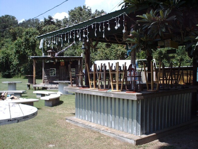 Building Photo - 2007 Harriet Dr