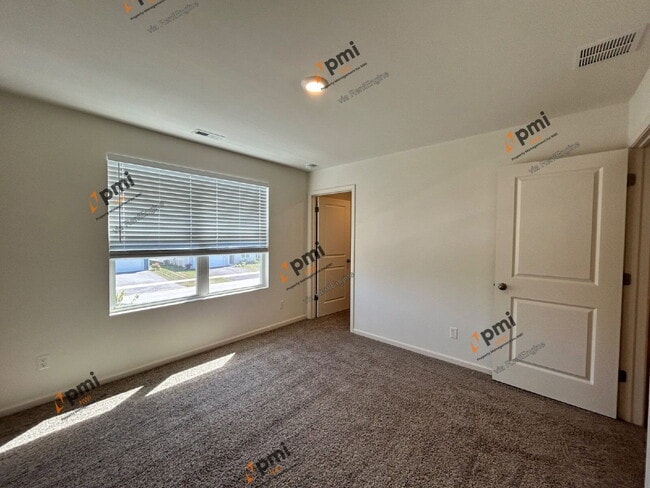 Building Photo - 10334 Morse Pl