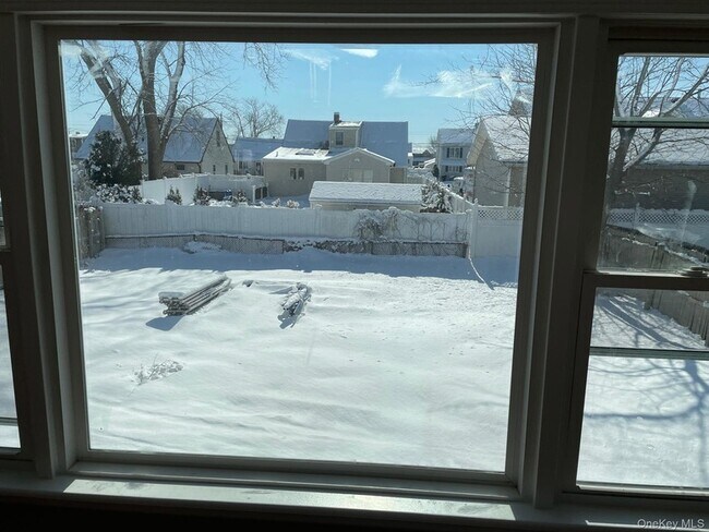 Building Photo - 46 Lincoln Pl