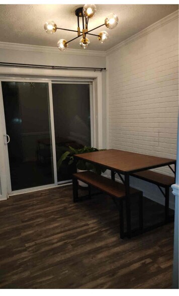 Building Photo - 2805 Northeast Expy