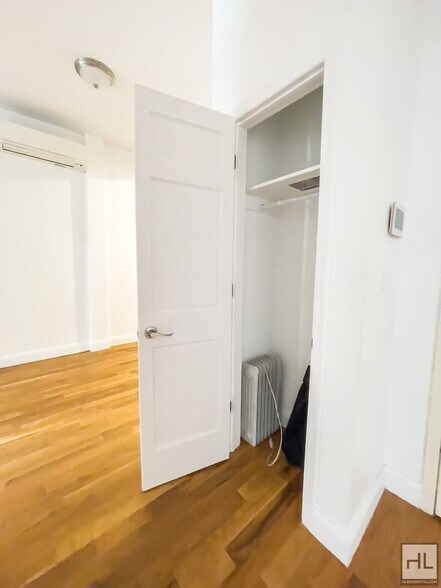 Building Photo - WYCKOFF AVENUE / Spacious 2-Bed 1 Bath / B...
