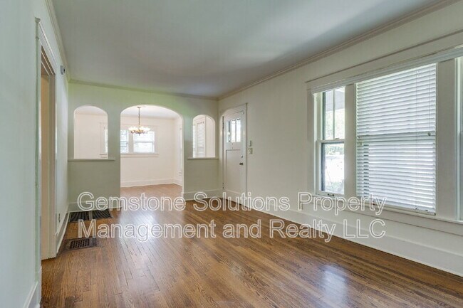 Building Photo - 2537 Blair Blvd
