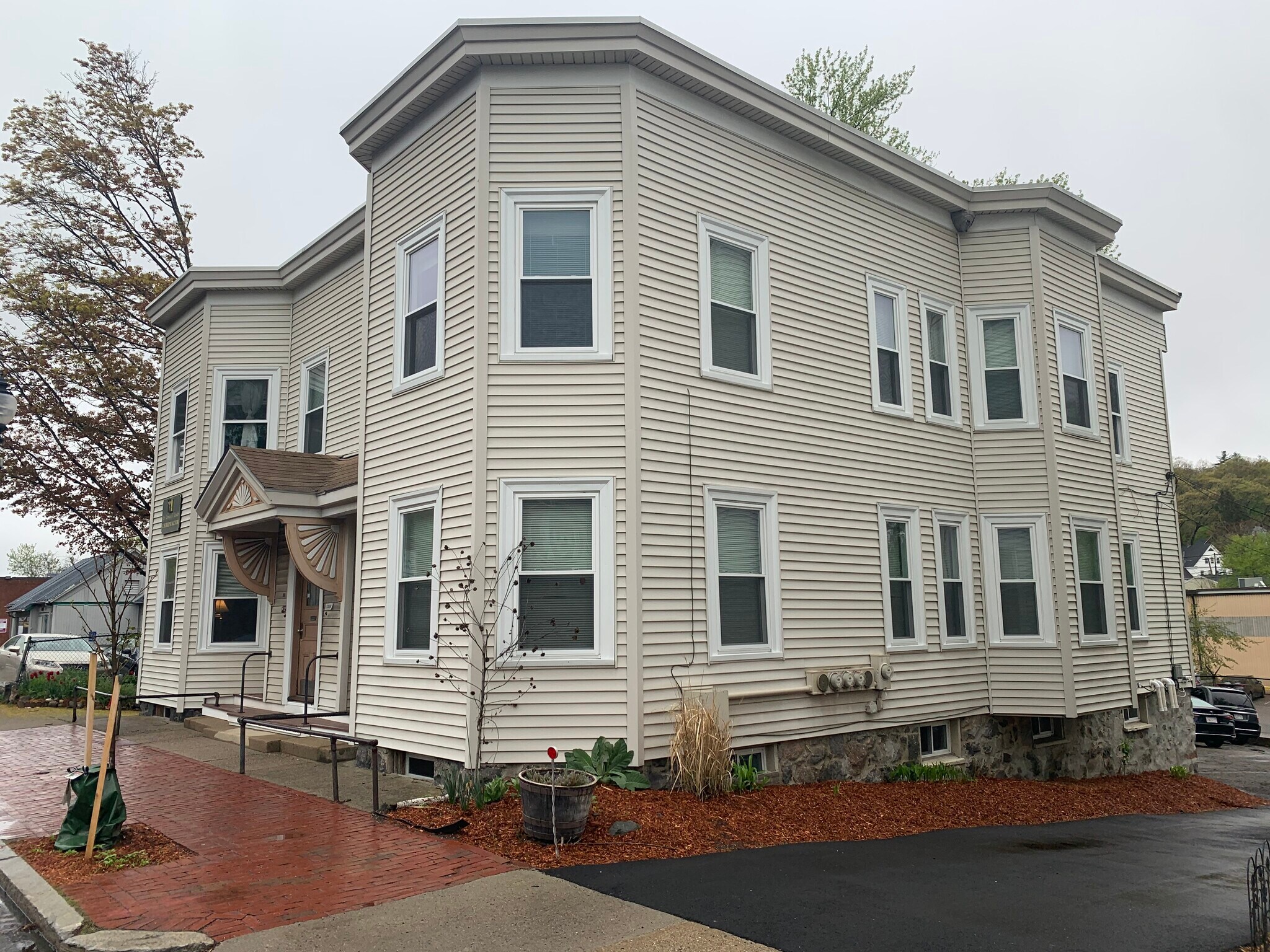 Building Photo - 1287 Massachusetts Ave