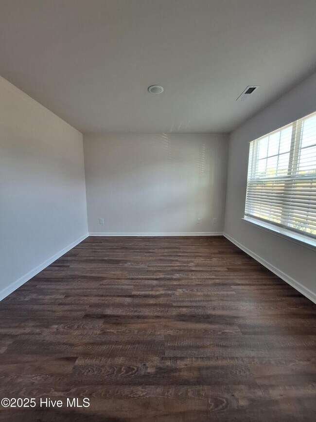 Building Photo - 1213 Fowler Dr