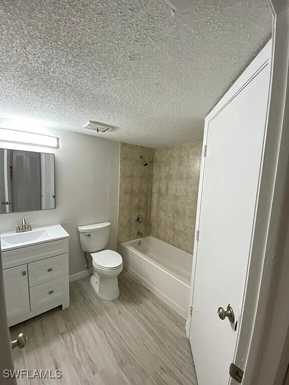 Building Photo - 190 Santa Clara Dr