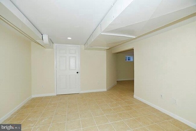 Building Photo - 3528 Military Rd