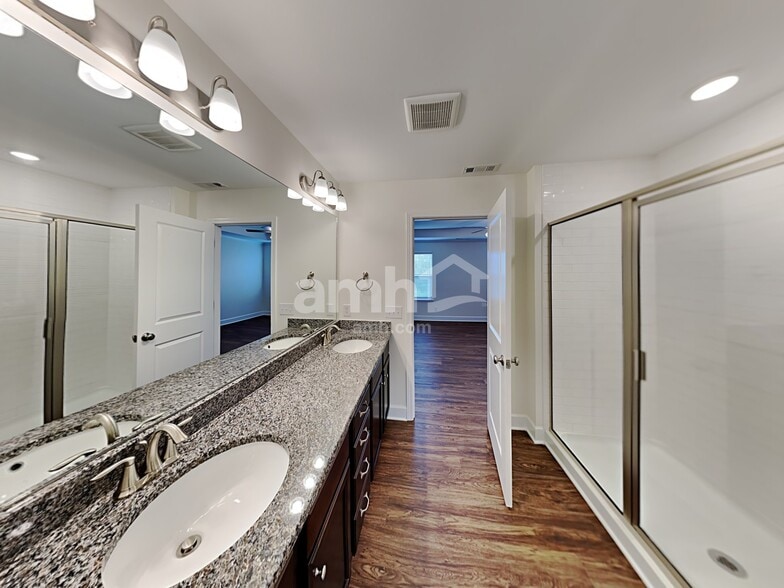 Building Photo - 3114 Esquire Dr