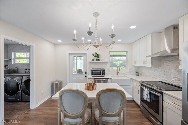 Building Photo - 27610 Roslin Dr