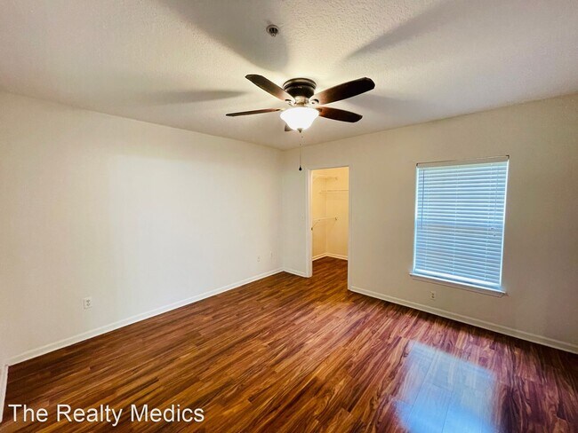 Building Photo - 1 br, 1 bath House - 802 Crest Pines Dr Un...