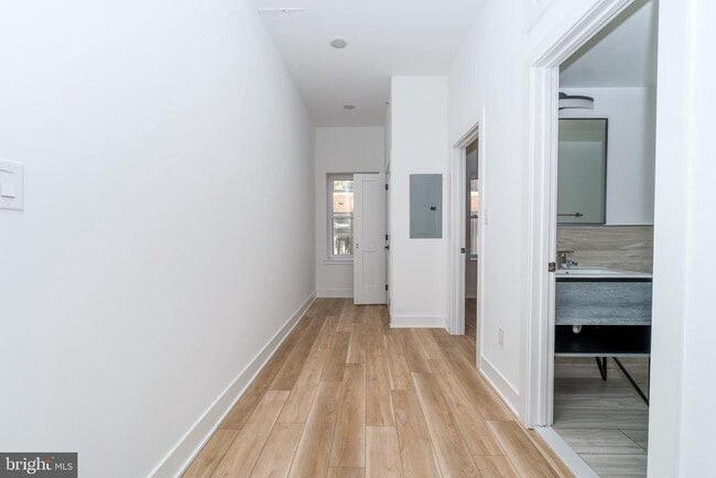 Building Photo - 2700 E Auburn St