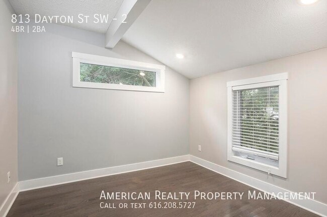 Building Photo - 813 Dayton St SW